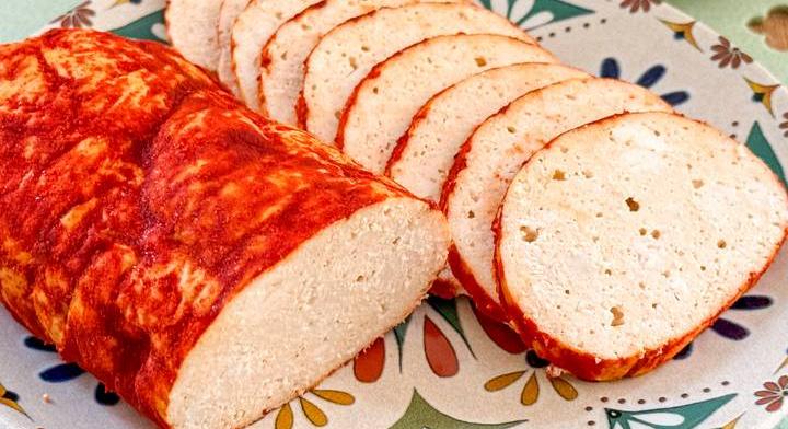 Házi csirkemellsonka tormakrémmel: ízletes felvágott a húsvéti asztalra