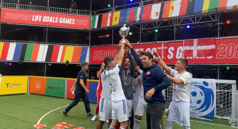 Egy fillér állami támogatást se kap, mégis mindig kijut a világbajnokságra ez a magyar focicsapat!