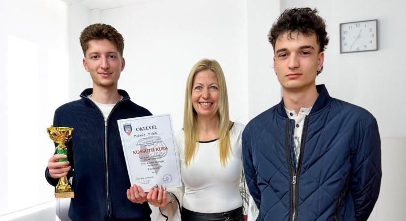 Aranyérmes nádasdi fodrásztehetség: Molnár Milán Levente alkotta a legdivatosabb férfi frizurát