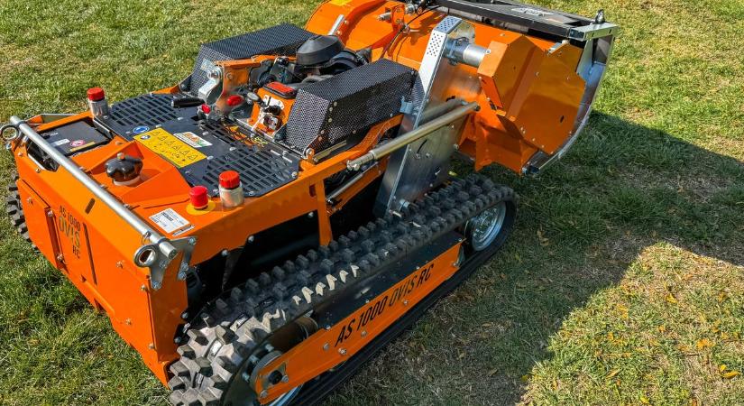 Amikor a fű győzött a kertész felett – Miért lett volna megváltás a távirányítós fűnyíró a Csónakázó-tónál?