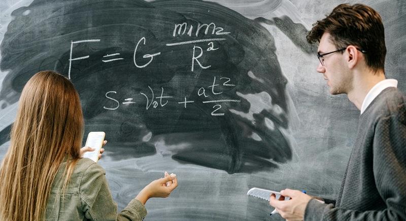 Meglepő helyezések a világ legintelligensebb országai között – Hol áll Románia a rangsorban?