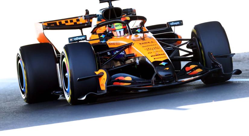 Piastri az élen a Mercedesek előtt Japánban