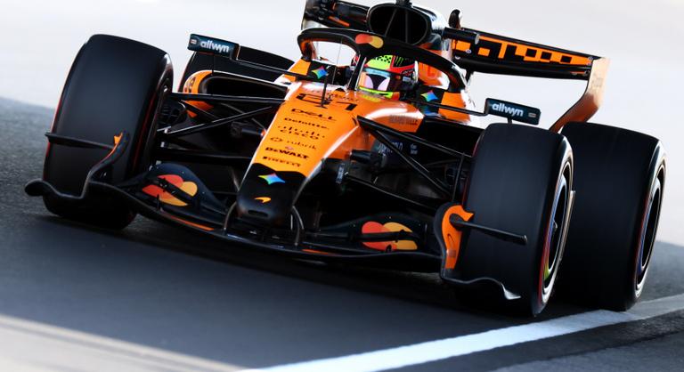 Az egyik McLaren az élre tört, a másik a garázsból is alig tudott kigurulni Szuzukában