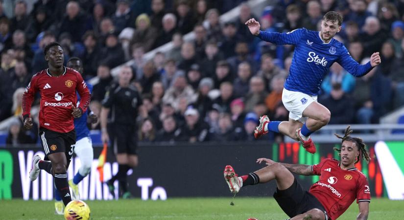 Dupla csapás Liverpoolban – két kulcsembert is elvihet a Manchester United