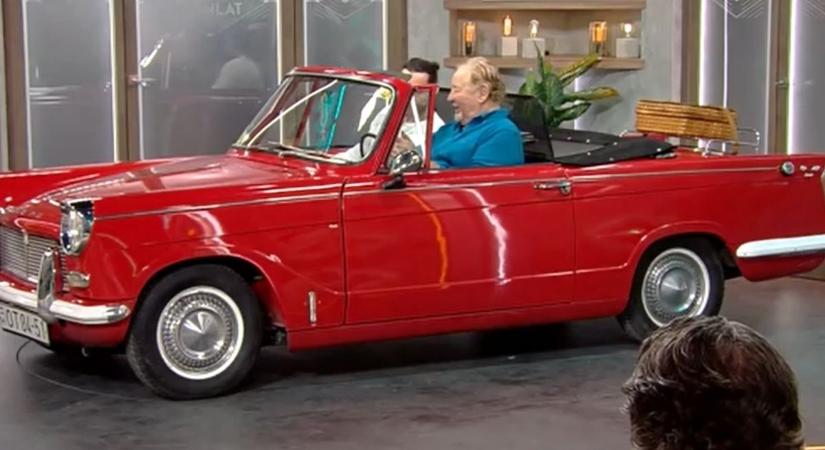 A kozármislenyi nyugdíjas szíve arany: milliókért adta el ritka autóját – de amit utána tett, mindenkit meghatott