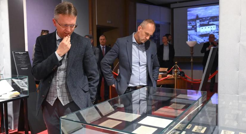 Üzenet haza címmel megnyílt a Wass Albert hagyatékát bemutató kiállítás az OSZK-ban