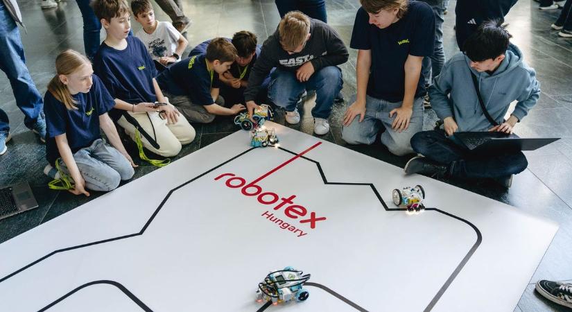 Miskolci sikerek a robotikaversenyen: irány a nemzetközi döntő