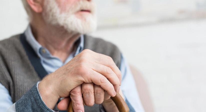 A tervezettnél nagyobb infláció miatt azonnali nyugdíjemelésre van szüksége egy millió rászorulónak