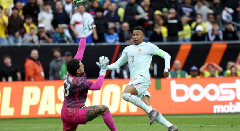 A franciák emberhátrányban is verték a brazilokat, a drukkerek Neymart követelték a csapatba