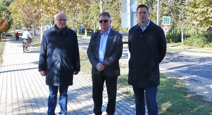 Dr. Mészáros Lajos munkáját méltatta Rácalmás polgármestere is