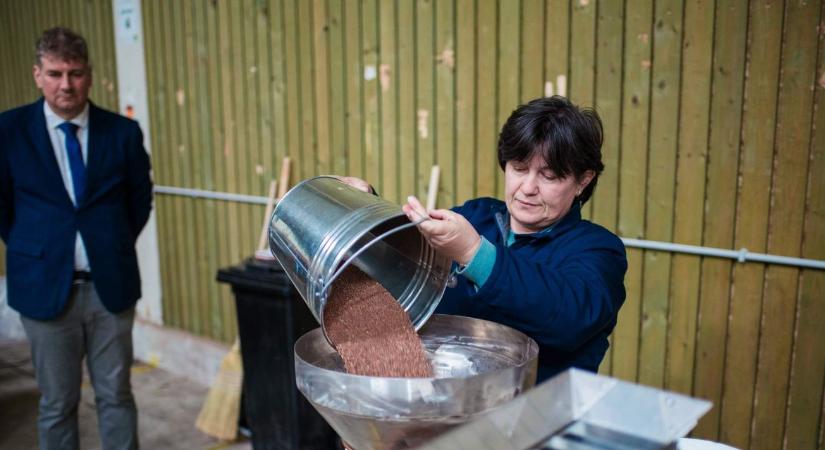 Sárbogárdon indult el a vetőmag-mintavétel új képzési programja