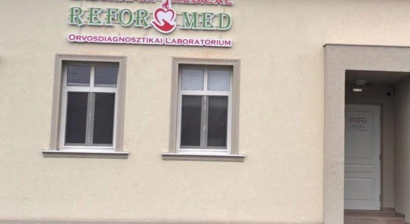 Szakorvosi rendelés is lesz a Nagyváradon magyar állami támogatással tető alá hozott „református laborban”