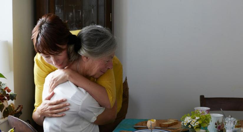 A pszichológusok szerint ez a legnehezebb abban, amikor a szüleink öregedni kezdenek