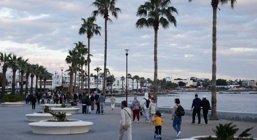 Elijeszti a turistákat az iráni háború Ciprustól, Görögország is kieshet a nyaralási célpontok közül