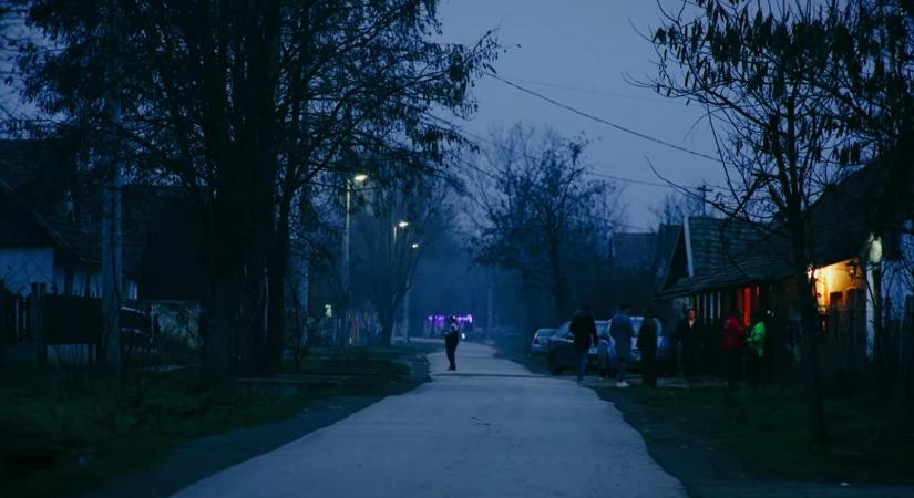 Egy dokumentumfilm szerint droggal, fenyegetéssel és alkohollal is dolgozik vidéken a fideszes szavazatvásárló gépezet