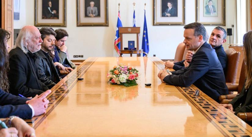 Átvette Krasznahorkai László a személyesen neki alapított elismerést