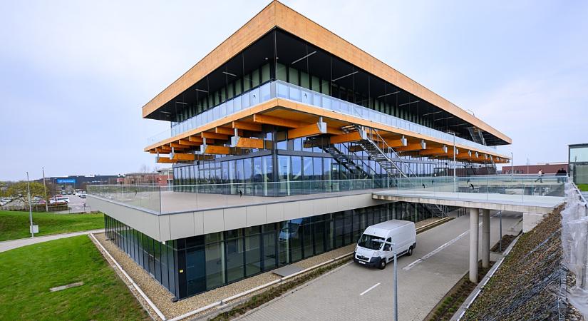 A BMW újabb beruházása új lehetőségeket nyit a debreceniek számára – fotókkal