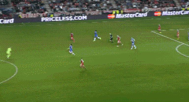 Egymaga forradalmasította a labdarúgást, véget vetve egy évszázados tradíciónak