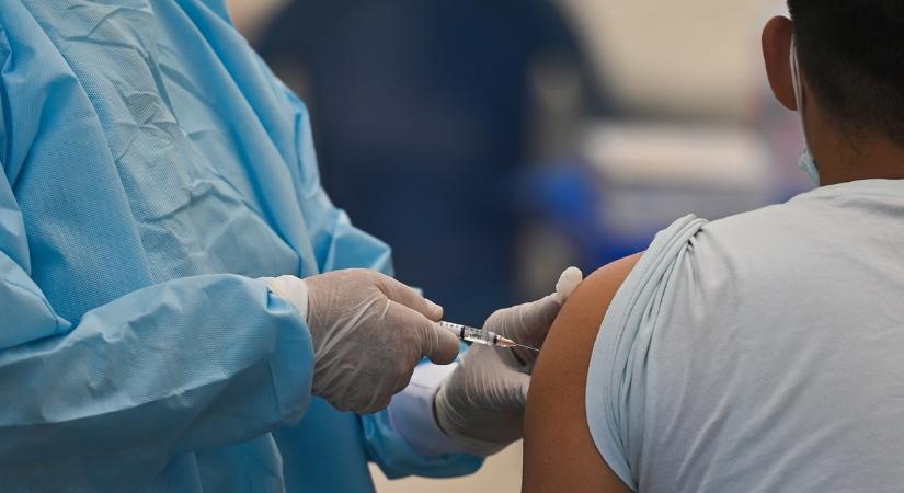 Megérkezett az új Covid, amit már teljesen kicselezi az oltást