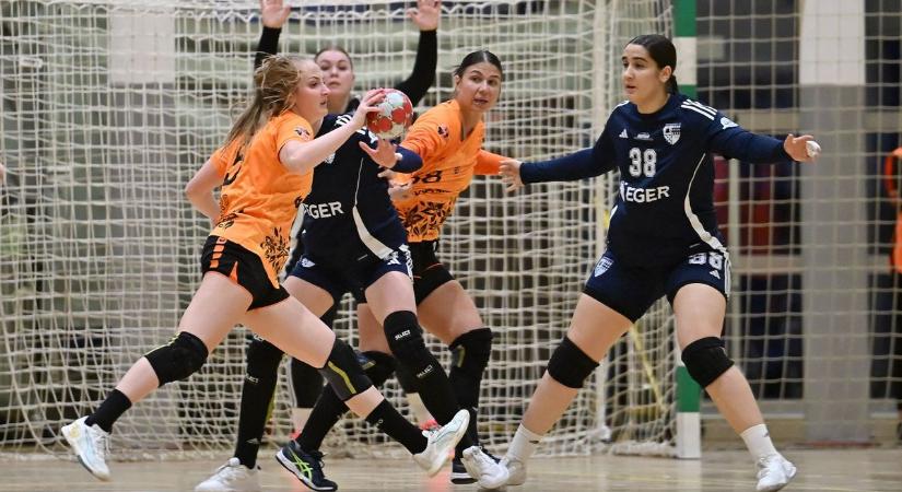 Eszterházy SC: válogatott játékosok az ellenfélnél