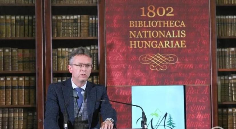 Páratlan Wass Albert-kiállítást nyitott meg a kulturális és innovációs miniszter