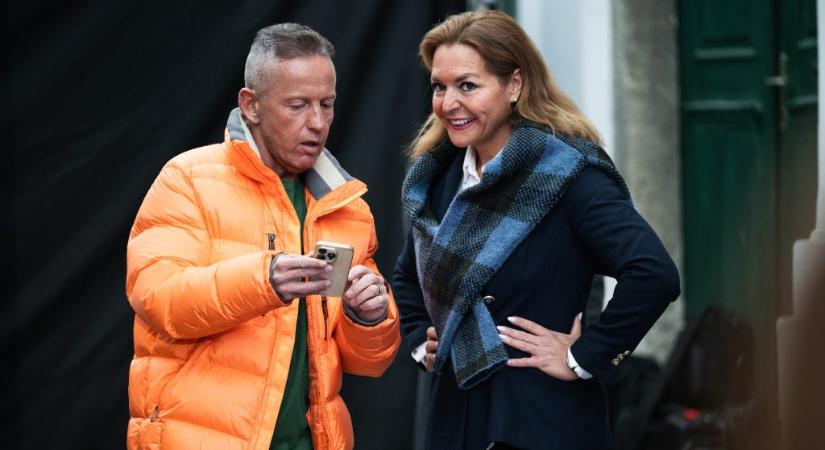 „Még jó, hogy sok benne a kép” – így reagált Magyar Péter arra, hogy Schóbert Norbi kiemelezte a róla szóló képregényt