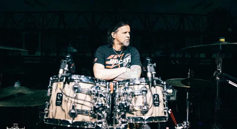 Először lépett fel velük az új gitáros, félbe kellett szakítani a Tankcsapda koncertjét