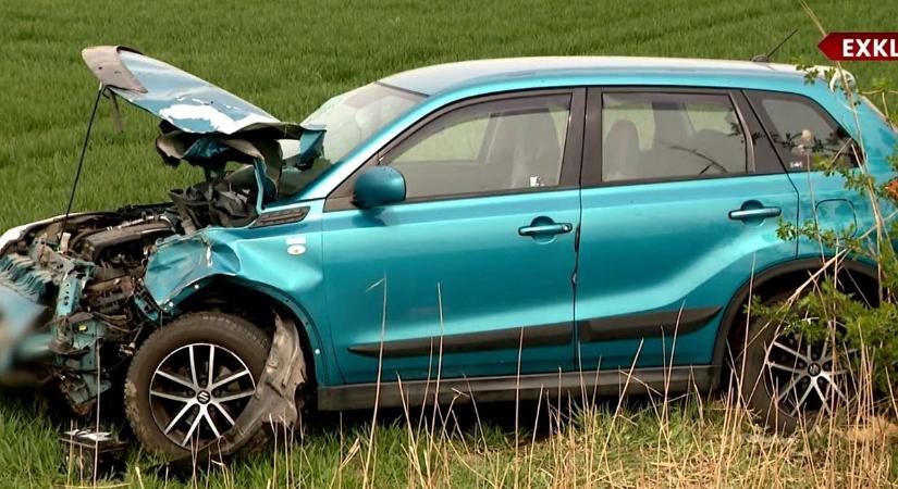 Az utolsó pillanatban találtak rá a roncsba szorult sofőrre az 51-esen  videó