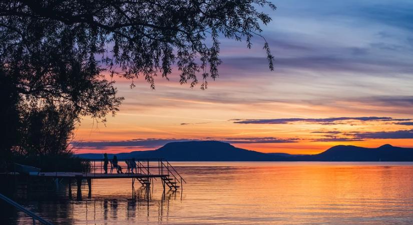 Meteorológia: a Balatonnál óránkénti 106 kilométeres szelet mértek