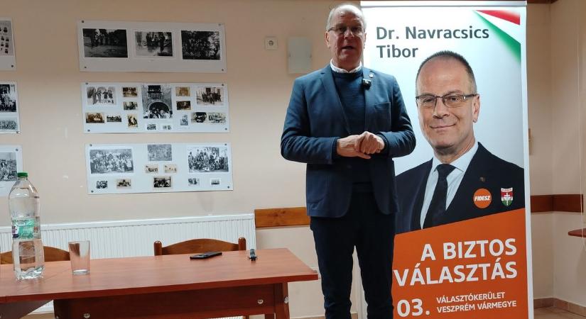 Hatvanmilliárd forint támogatás négy év alatt – Lakossági fórum Navracsics Tiborral