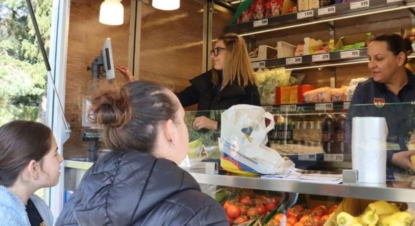 A bevásárlás házhoz jön: újra úton Zalában is a sikeres mozgóbolt