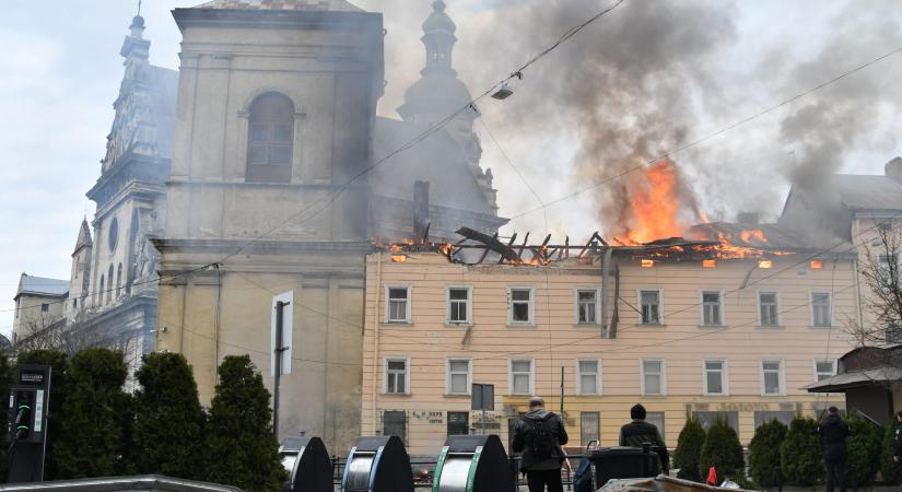 Politico: máris érezhető az ukrán fronton az üzemanyaghiány