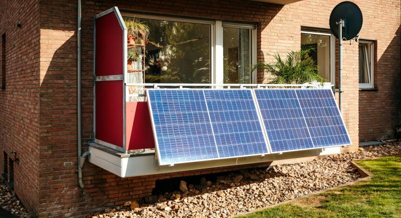 Újabb országban engedélyezik a nálunk tiltott „konnektoros” napelem forgalmazását