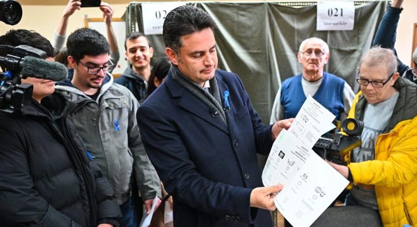 A DK Orbántól kér választ: a titkosszolgálatok a 2022-es választás idején is dolgoztak-e az ellenzékre