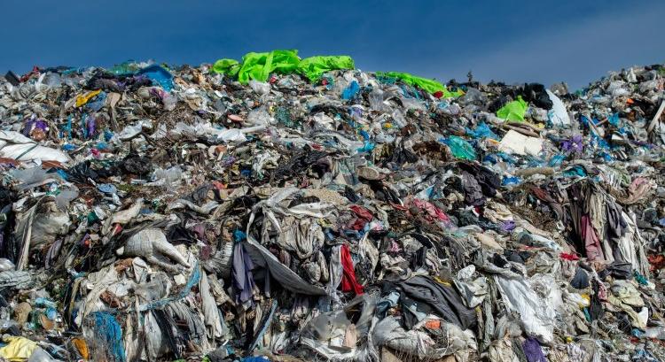 Divatipar – mocsok a csillogás mögött