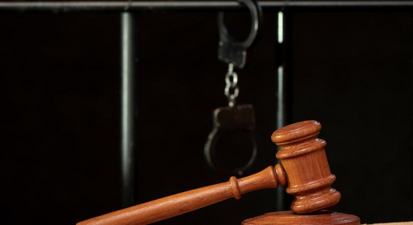 Életfogytiglant kapott a két rab, aki kikötözte és halálra kínozta a zárkatársát