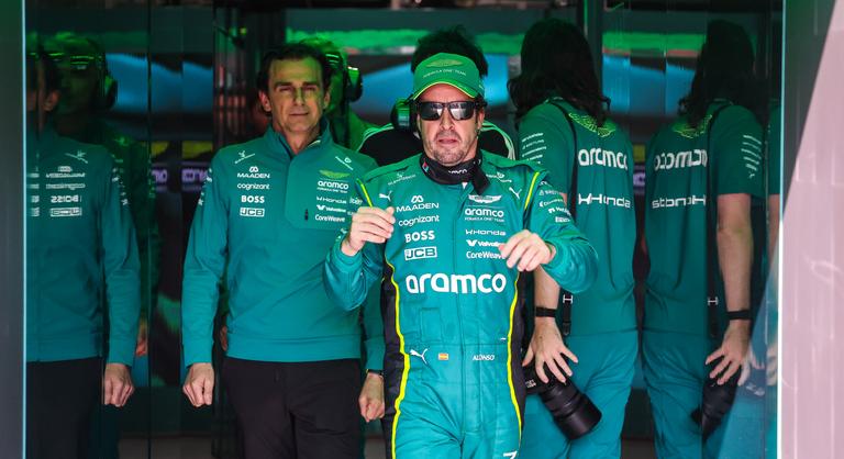 Édesapa lett Fernando Alonso, első gyermeke születése után megérkezett Japánba