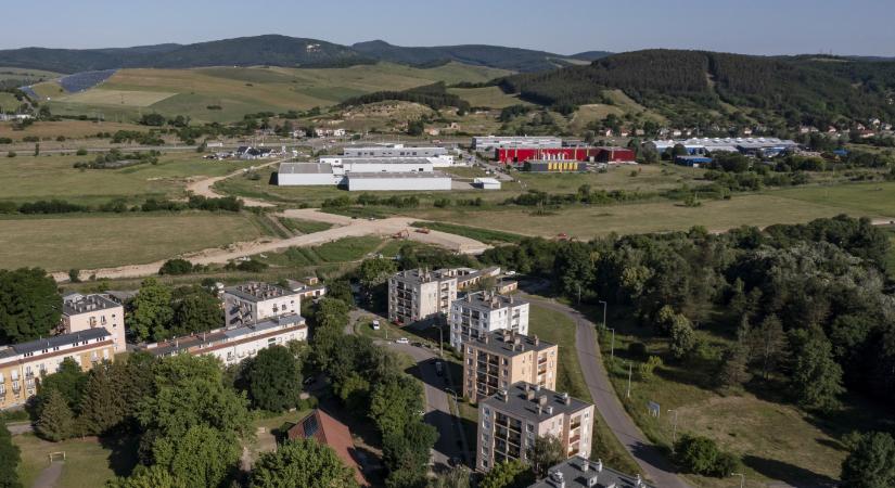 A tiszás jelöltre szavaz a KDNP-s polgármester Bátonyterenyén a Fidesszel szemben