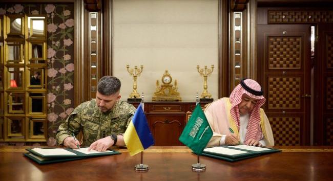 Ukrajna és Szaúd-Arábia védelmi együttműködési megállapodást írt alá