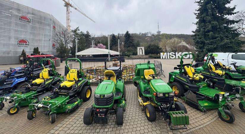 Elstartolt a tavaszi nagytakarítás Miskolcon – 400 focipályányi területet céloztak meg