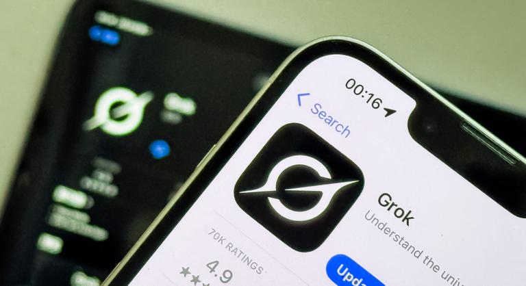 Nem csitul a vita Elon Musk vetkőztetős chatbotja miatt, egy amerikai nagyváros is pereli a milliárdost