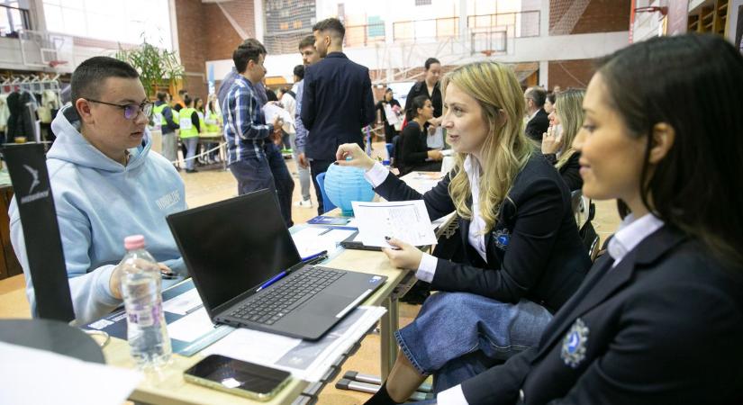 Interaktív állásbörze Kecskeméten: így segítette a diákok karrierindulását az ÁLLÁSPOINT  fotók