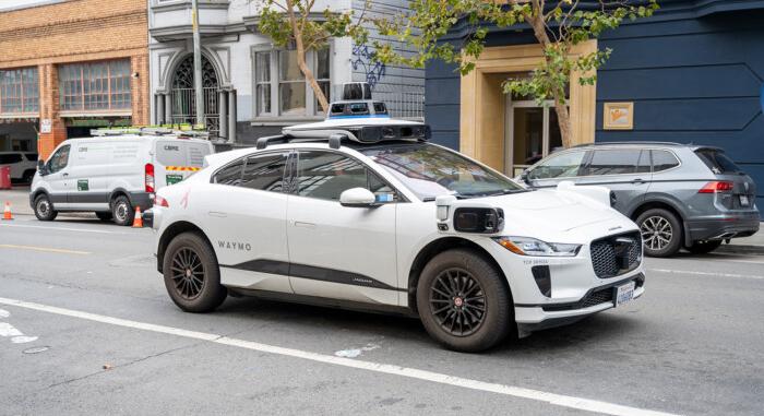 Új járművek jelentek meg Budapesten, ilyen még nem volt