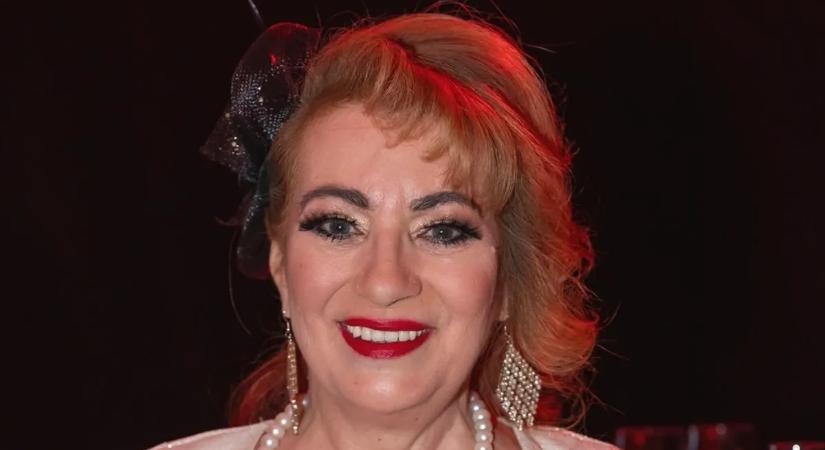 Mély dekoltázs, kivillanó combok: nem hiszed el, milyen ruhában látták Kiszel Tündét!