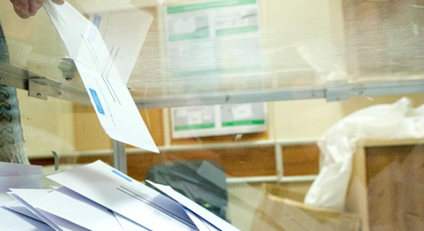 Elkezdődtek a 2026-os országgyűlési választások: megérkeztek az első levélszavazatok az NVI-hez