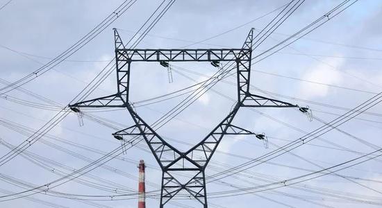 Észtországban orosz drón csapódott egy villanytelep kéményébe