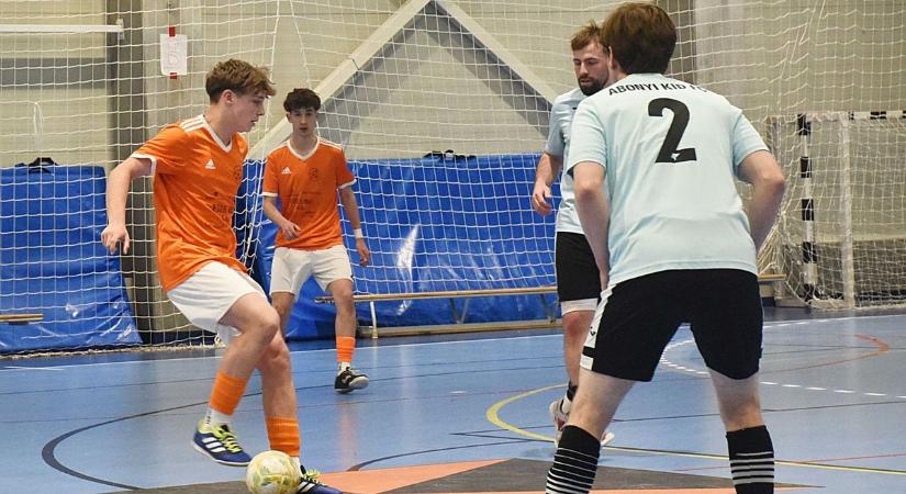 Ritkán látott, gólgazdag döntetlent játszott a Farmos, Lurkó-siker a térségi rangadón – galériával