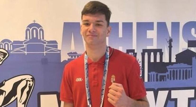 Egy váratlan fordulat után máris döntős a tatabányai muay thai-harcos