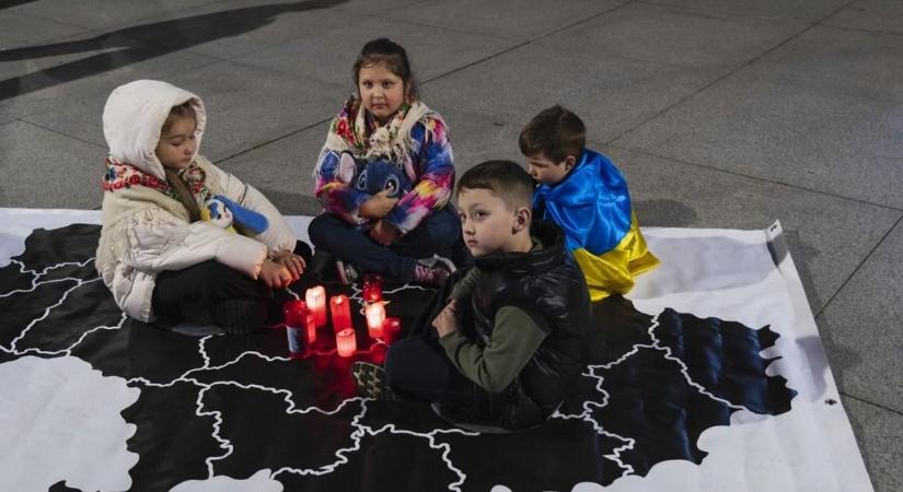 Gyerekrajzokon a háború – Miskolctól sincs messze a borzalom