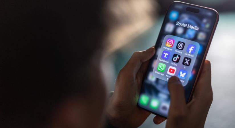 Ausztria is betiltaná a tizennégy év alattiak közösségi média-használatát